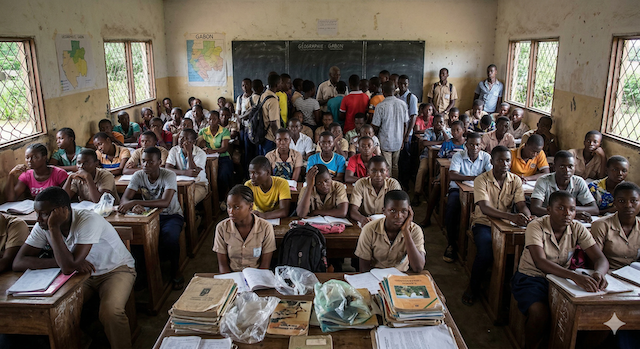 Élèves en classe au Gabon